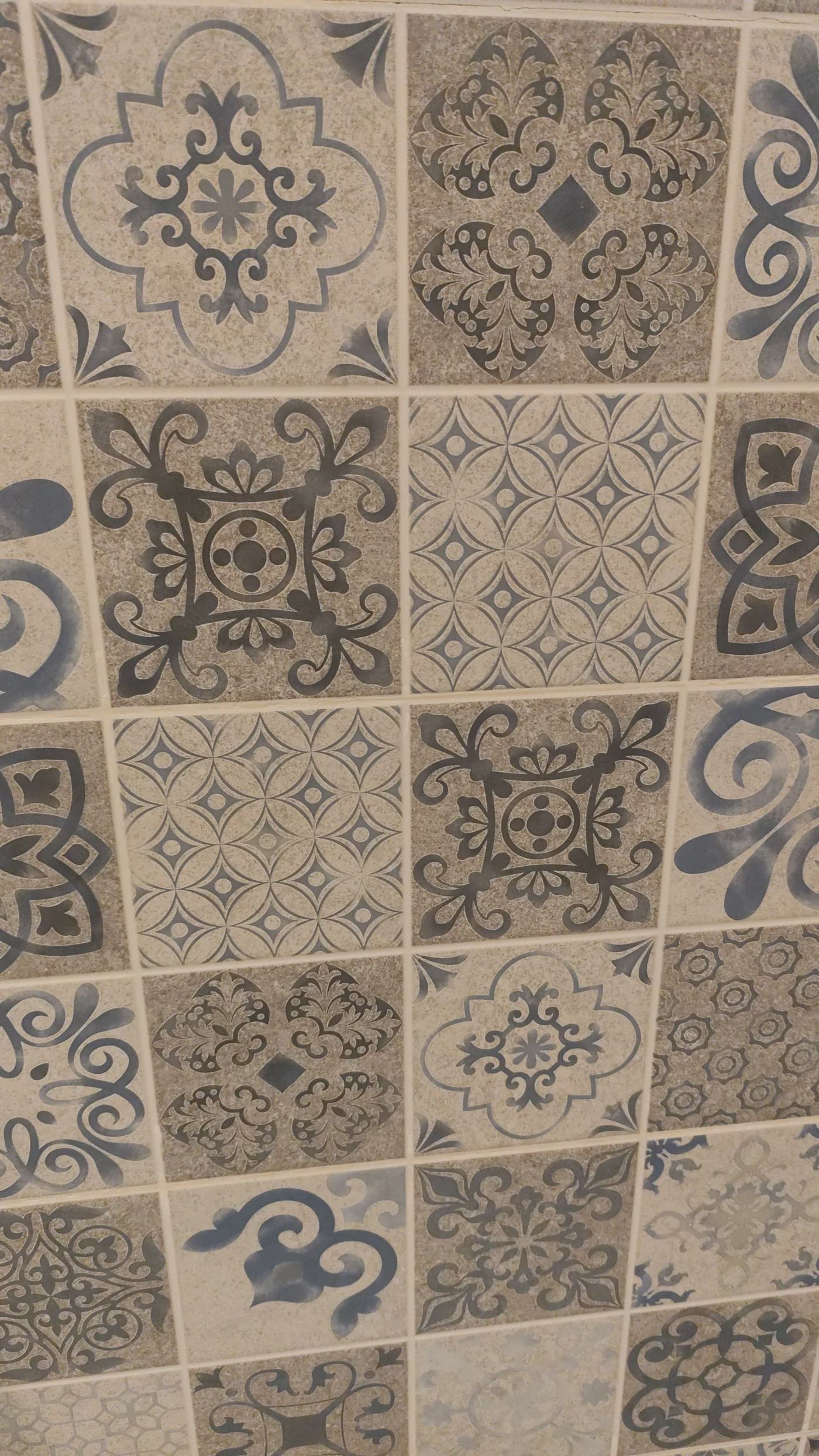 Azulejo decorativo de padrão português usado na remodelação